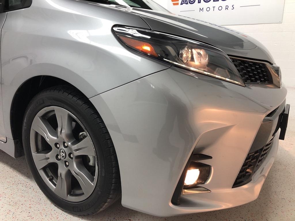28914-toyota-sienna-2018-5328