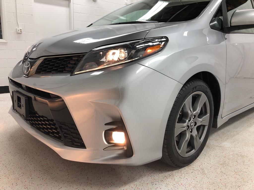 28916-toyota-sienna-2018-5328