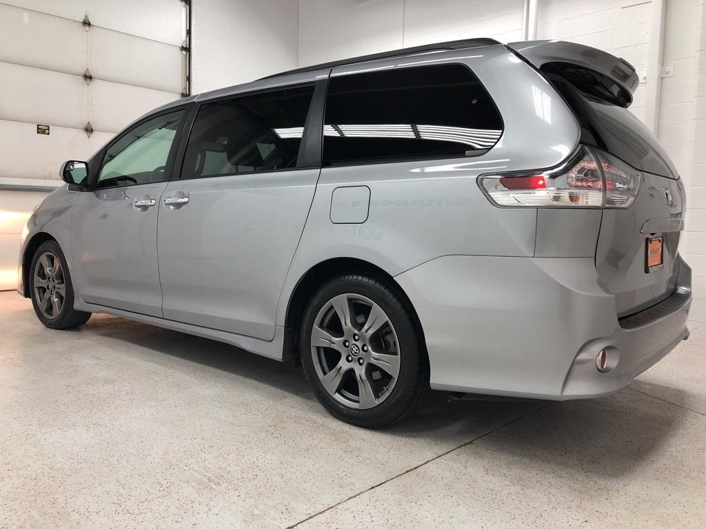 28918-toyota-sienna-2018-5328
