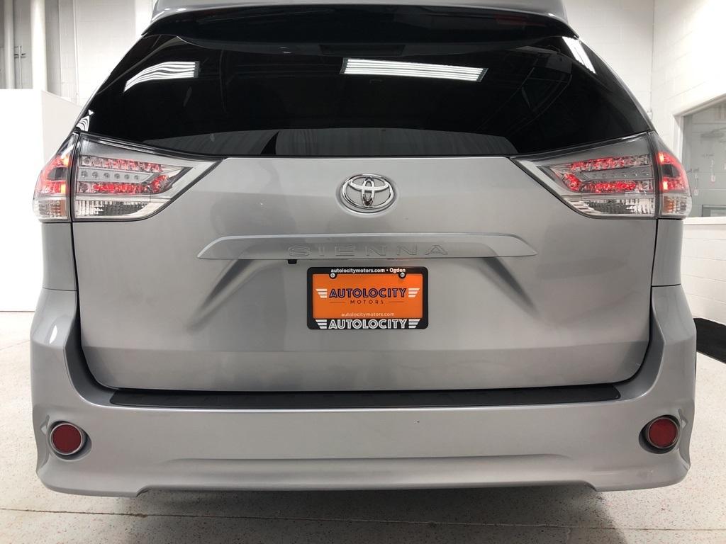 28920-toyota-sienna-2018-5328