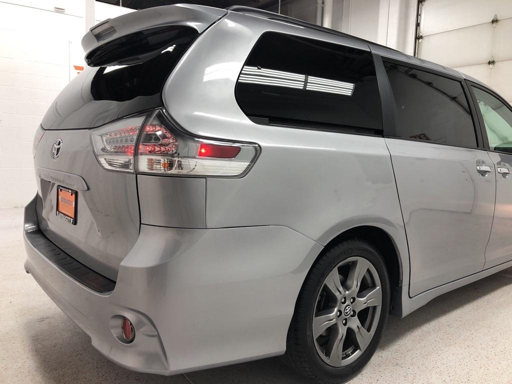 28922-toyota-sienna-2018-5328