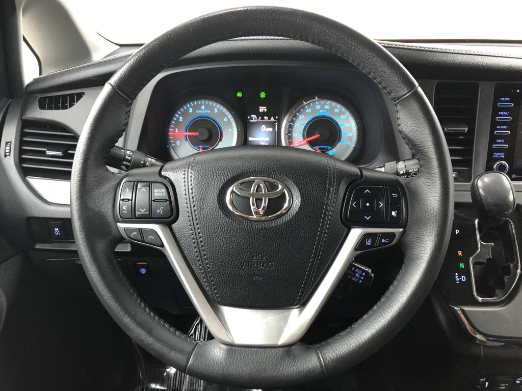 28927-toyota-sienna-2018-5328