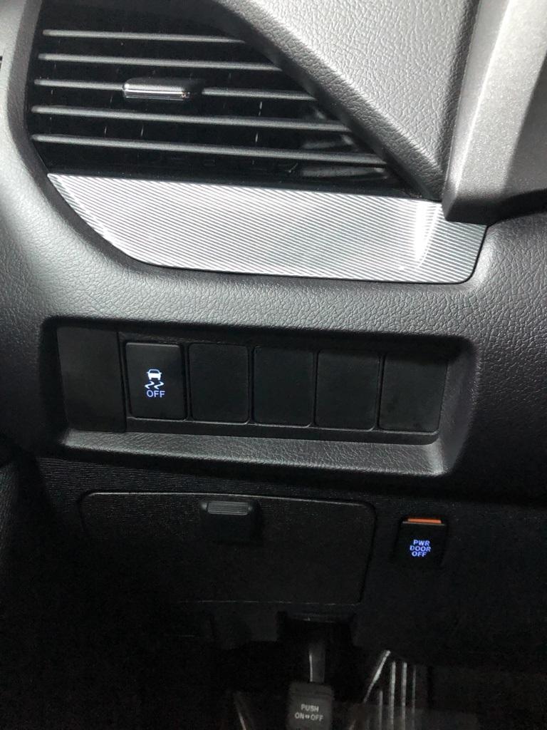 28929-toyota-sienna-2018-5328