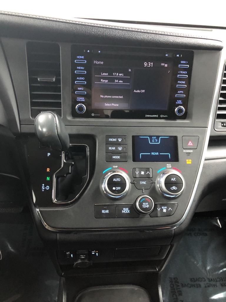 28933-toyota-sienna-2018-5328
