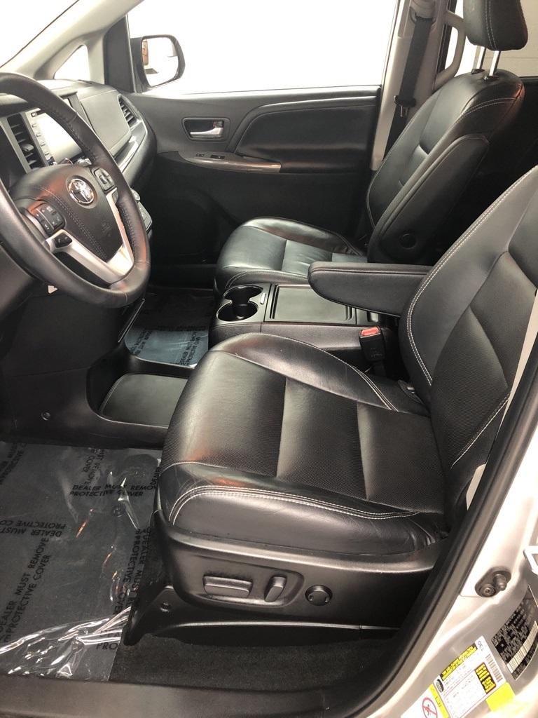 28941-toyota-sienna-2018-5328