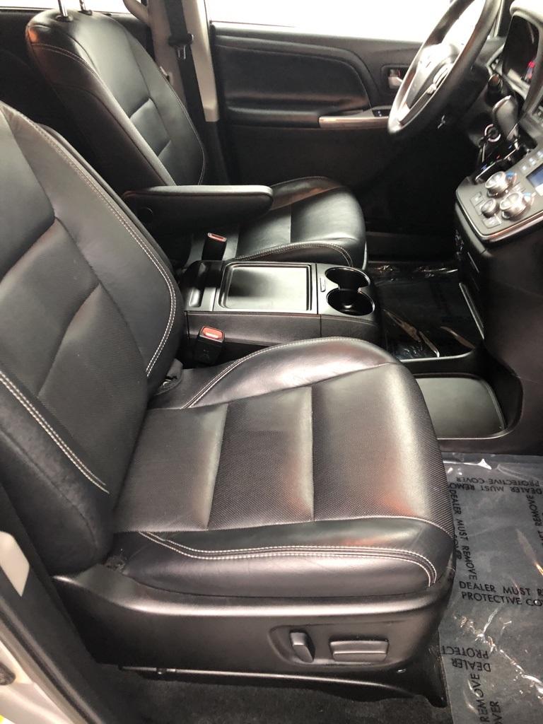 28942-toyota-sienna-2018-5328