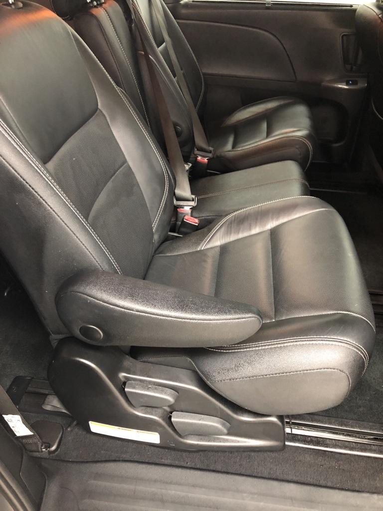 28944-toyota-sienna-2018-5328