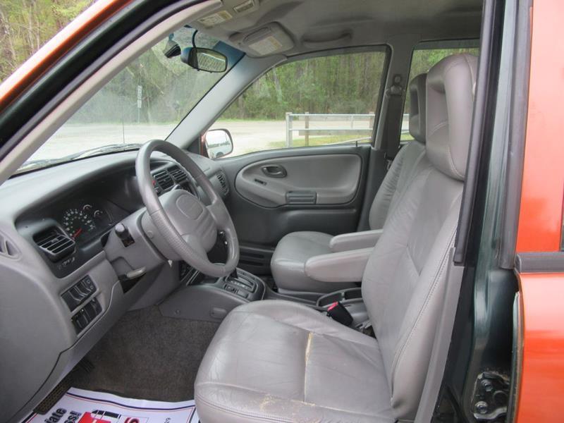 29183-2495-chevrolet-tracker-2002