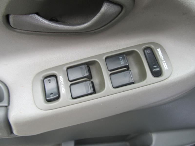 29185-2495-chevrolet-tracker-2002