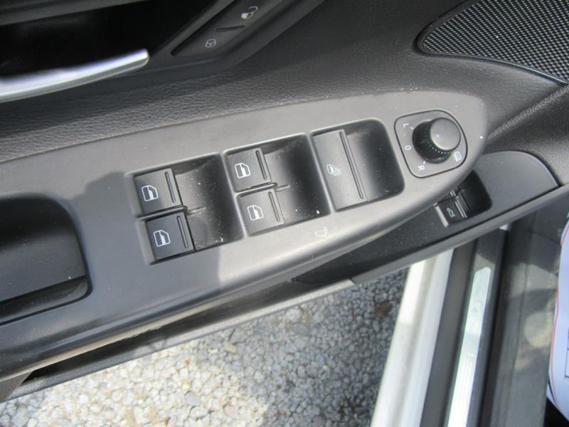 29216-2497-volkswagen-eos-2009