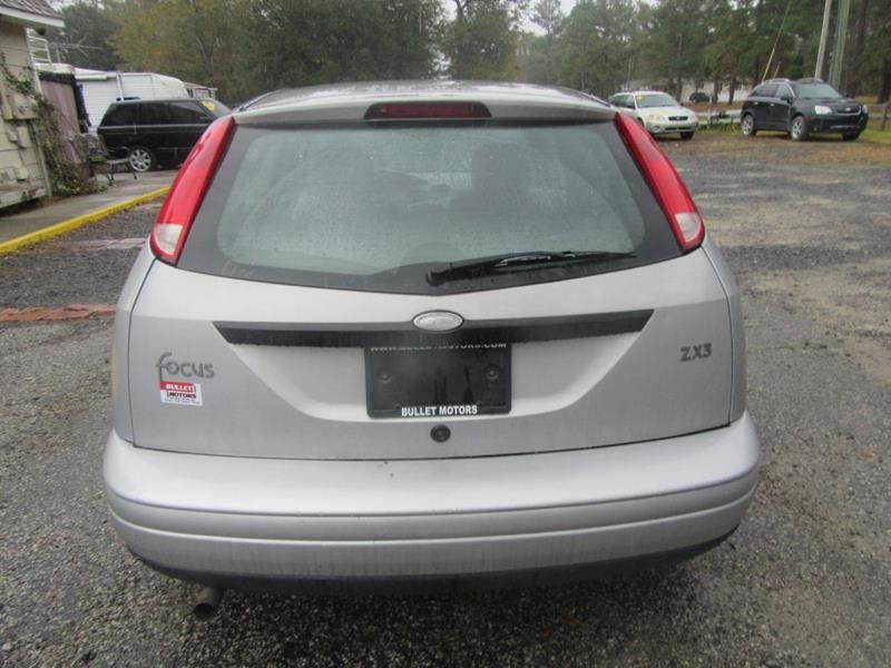 29225-2498-ford-focus-2000