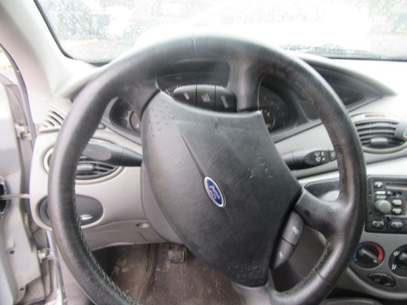 29232-2498-ford-focus-2000