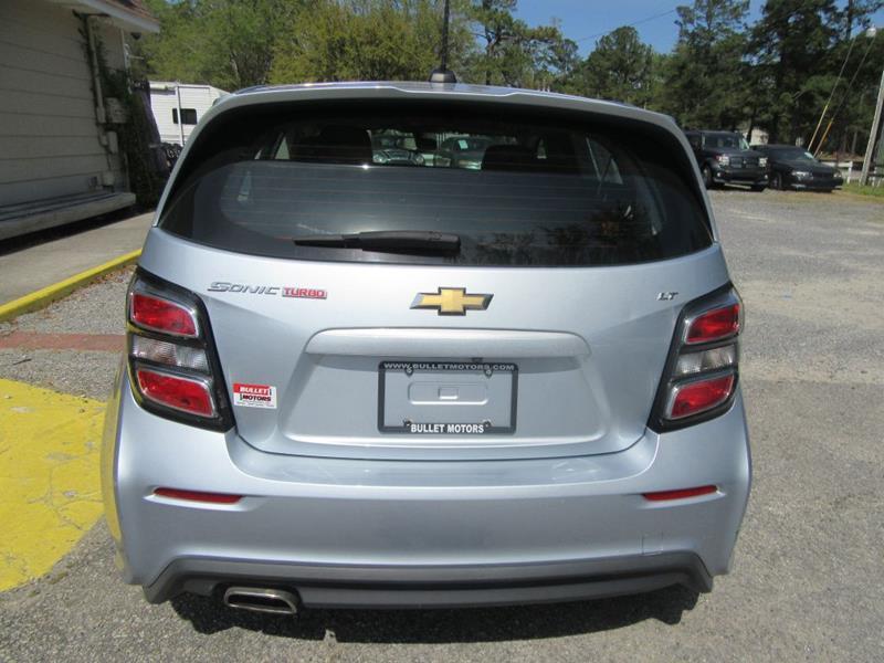 29387-2510-chevrolet-sonic-2017