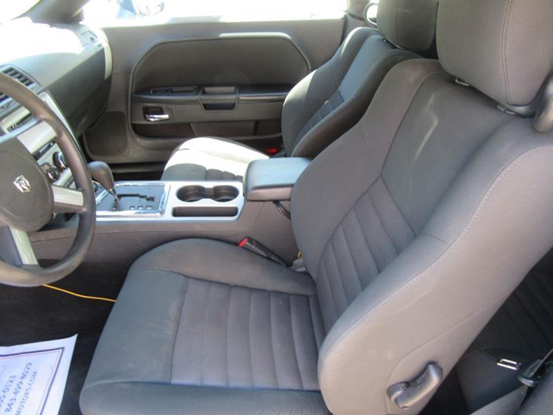 29529-2520-dodge-challenger-2010