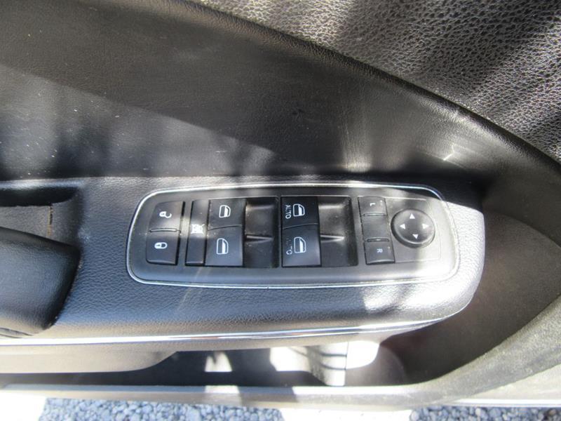 29627-2526-dodge-charger-2013