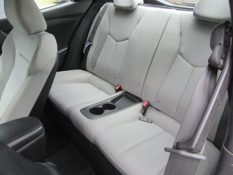 29714-2532-hyundai-veloster-2012