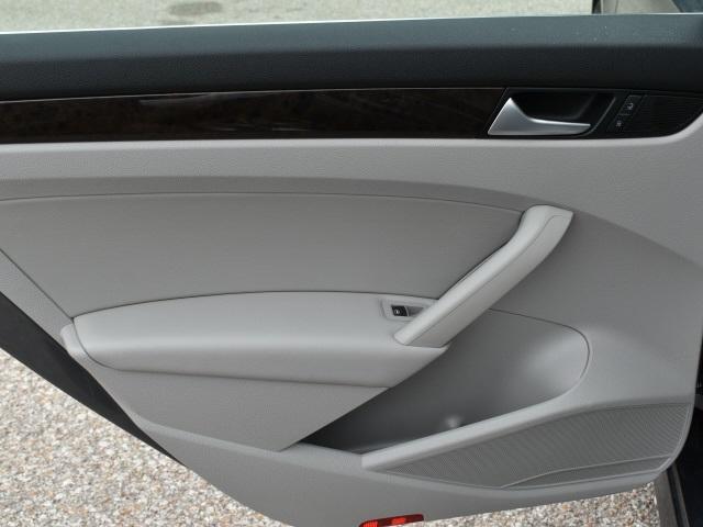 2978-volkswagen-passat-2015-a3278m