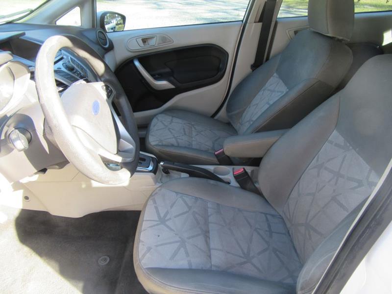29784-2537-ford-fiesta-2012