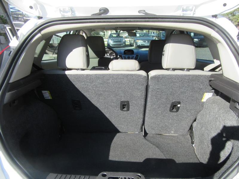 29786-2537-ford-fiesta-2012