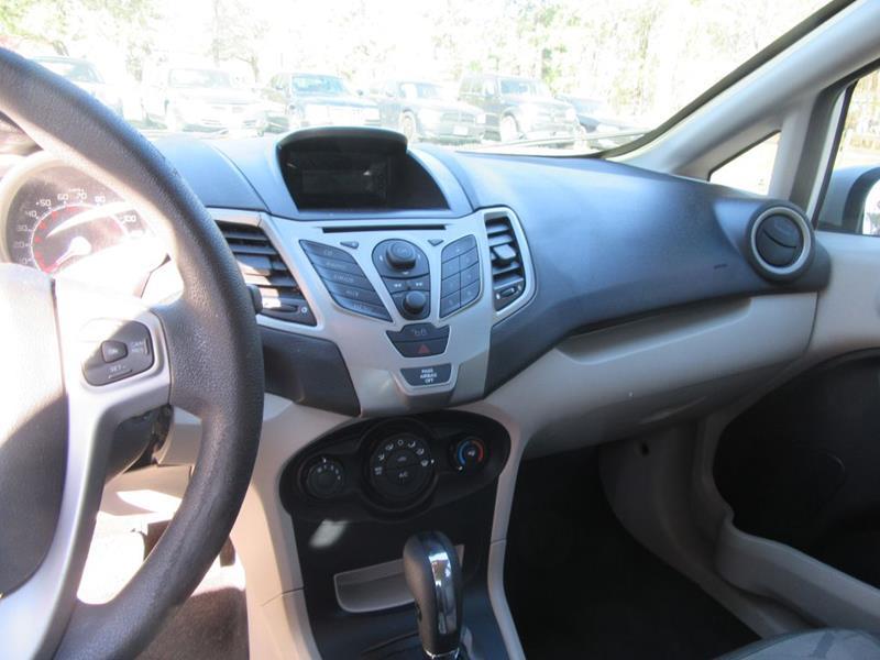 29789-2537-ford-fiesta-2012