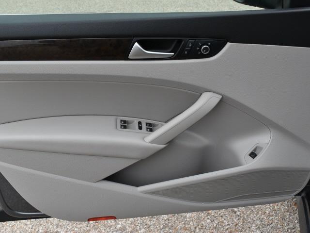 2981-volkswagen-passat-2015-a3278m