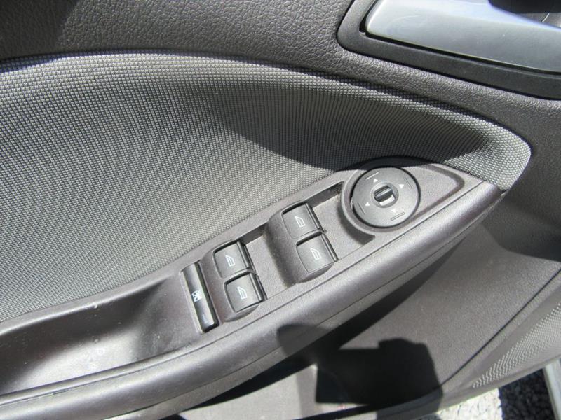 29818-2539-ford-focus-2013