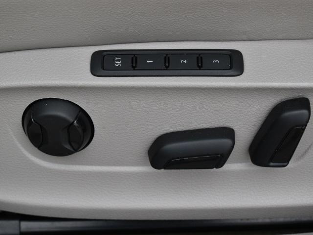2983-volkswagen-passat-2015-a3278m