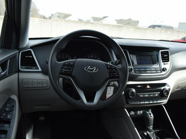 3068-hyundai-tucson-2016-84412f45