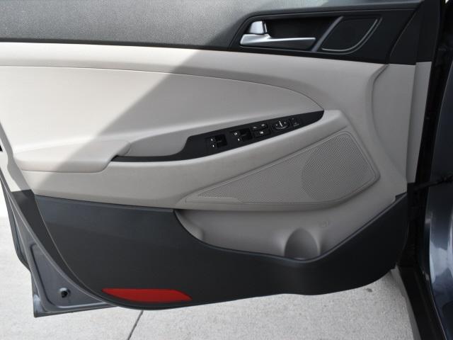 3069-hyundai-tucson-2016-84412f45