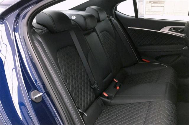 31573-genesis-g70-2020-r0412rt5