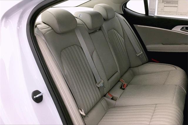 31596-genesis-g70-2020-r0442rt5