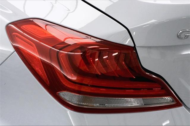31604-genesis-g70-2020-r0442rt5
