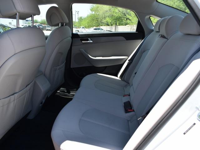 3279-hyundai-sonata-2015-28402f4p
