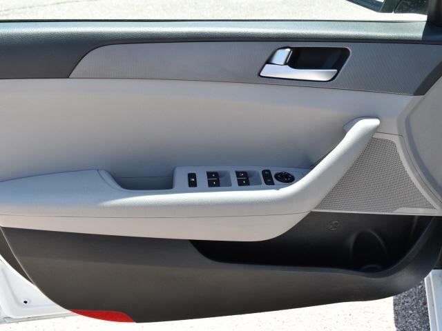 3281-hyundai-sonata-2015-28402f4p