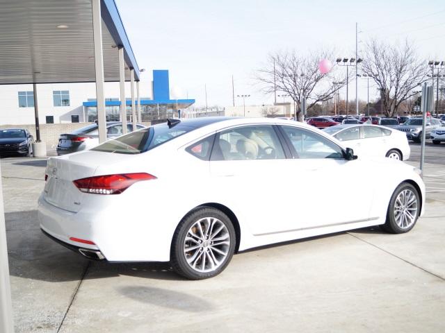 3295-hyundai-genesis-2015-b1402a65