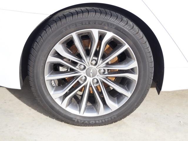 3296-hyundai-genesis-2015-b1402a65