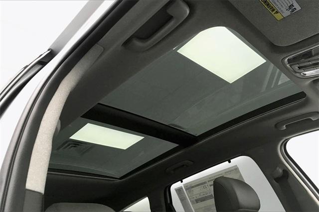 33593-hyundai-santafe-2020-64432ft5