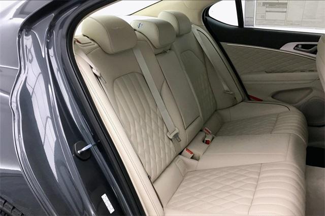34892-genesis-g70-2019-r04b2r65