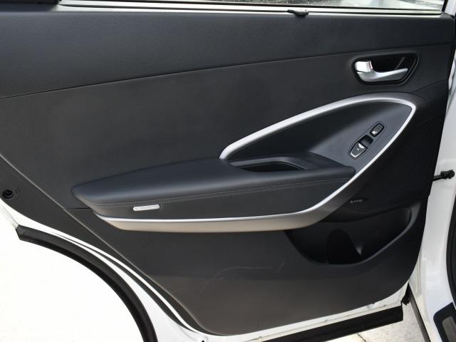 3592-hyundai-santafe-2016-j0462f65