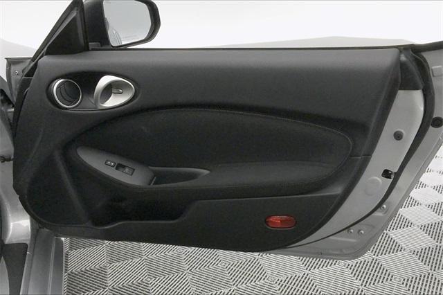 36094-nissan-370z-2012-p