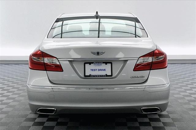 36099-hyundai-genesis-2013-p