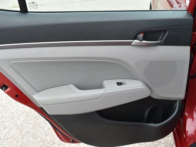 3610-hyundai-elantra-2017-48412f45