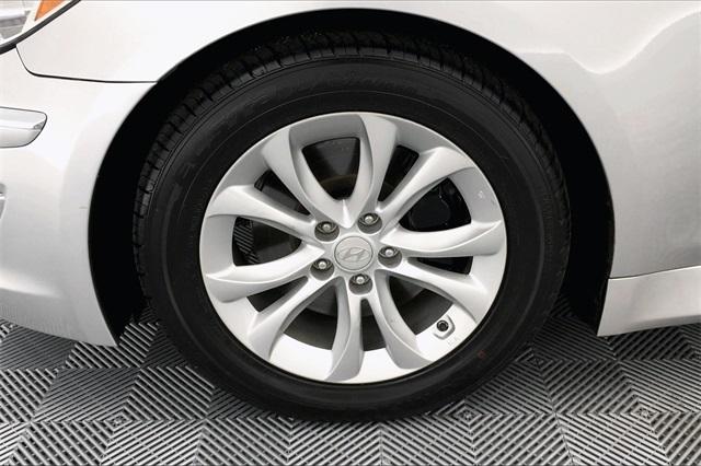36104-hyundai-genesis-2013-p