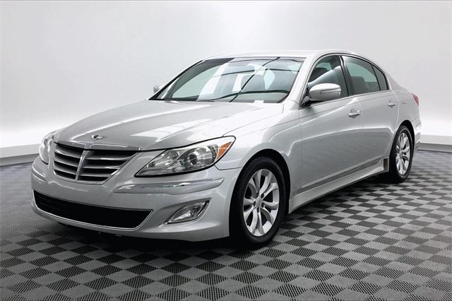 36108-hyundai-genesis-2013-p