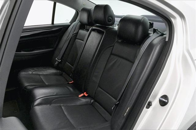 36112-hyundai-genesis-2013-p