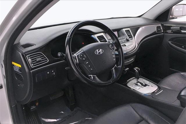 36117-hyundai-genesis-2013-p