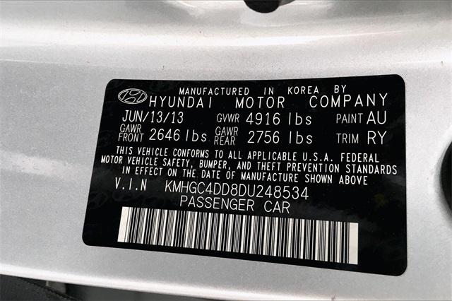 36119-hyundai-genesis-2013-p