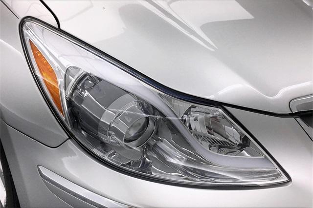 36127-hyundai-genesis-2013-p