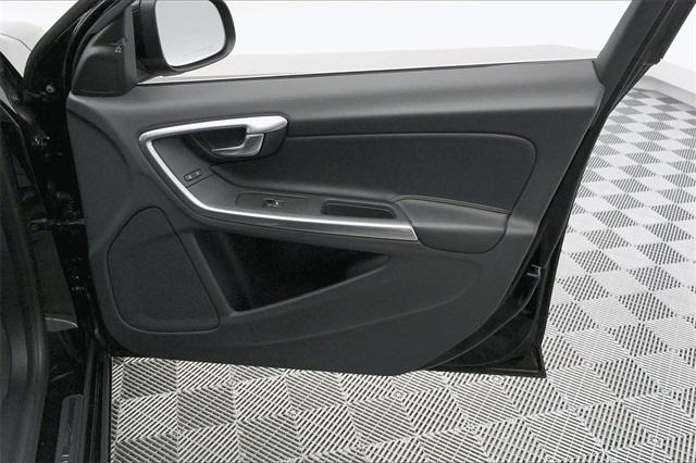 36297-volvo-s60-2015-p