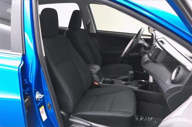 36498-toyota-rav4-2017-t